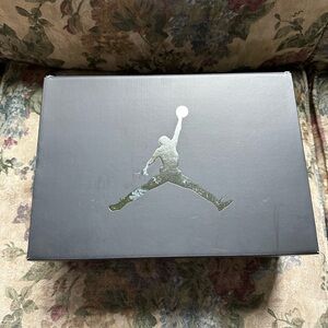 AIR JORDAN 6 RETRO LOW FAUX PONY HAIR UPPER, 2-hole pull tabs, visible air sole